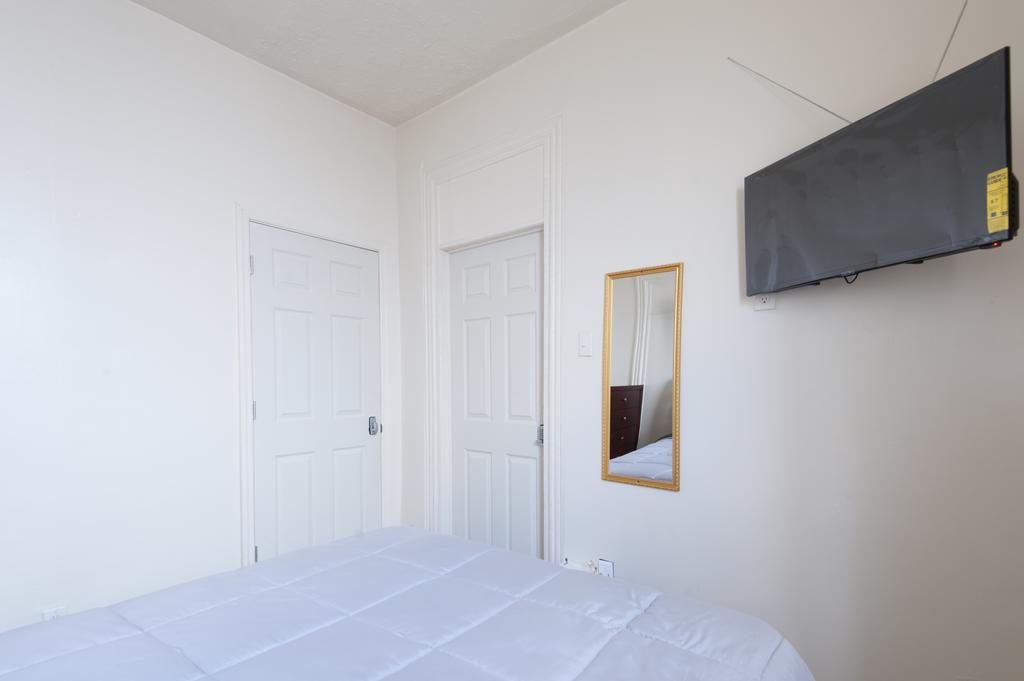 Studio And 1 Bedroom Apartments - Bronx Apartamento