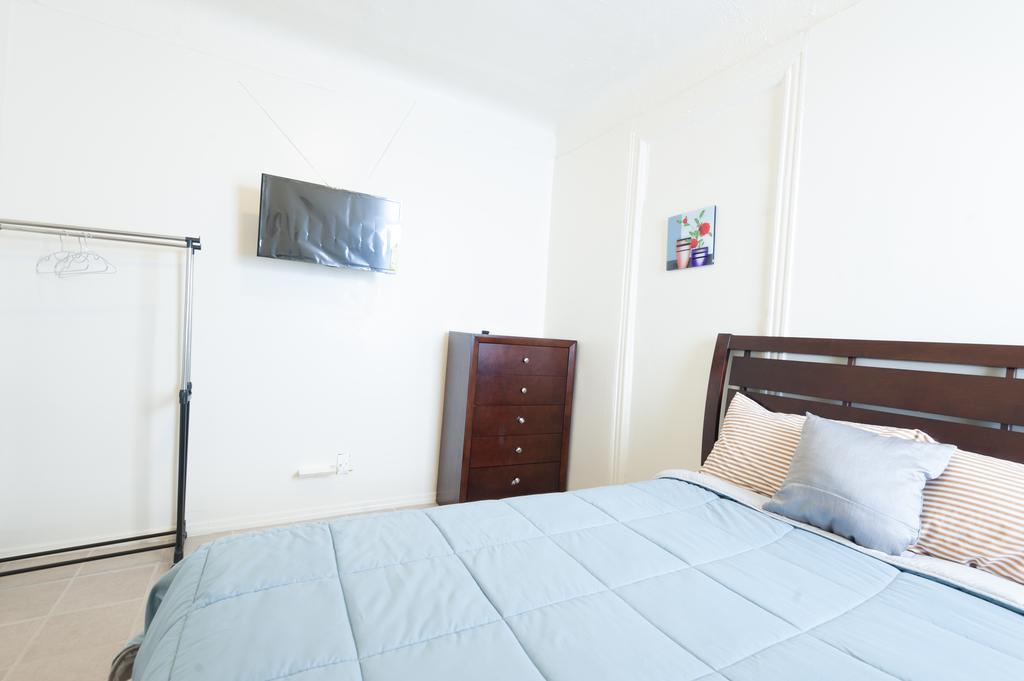 Studio And 1 Bedroom Apartments - Bronx Apartamento *