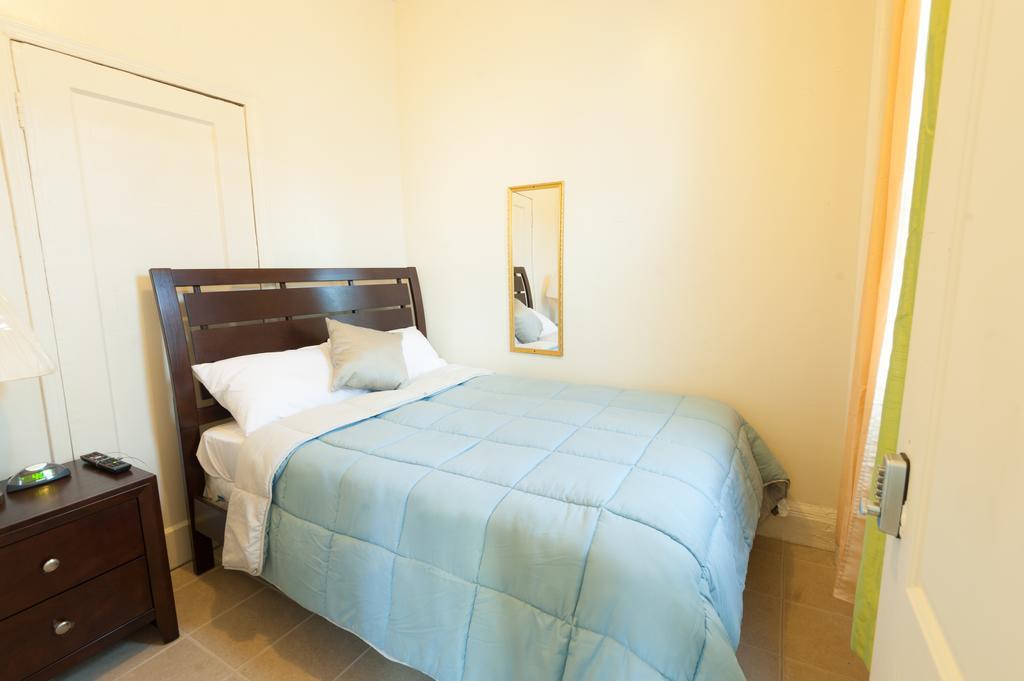 Studio And 1 Bedroom Apartments - Bronx Apartamento *
